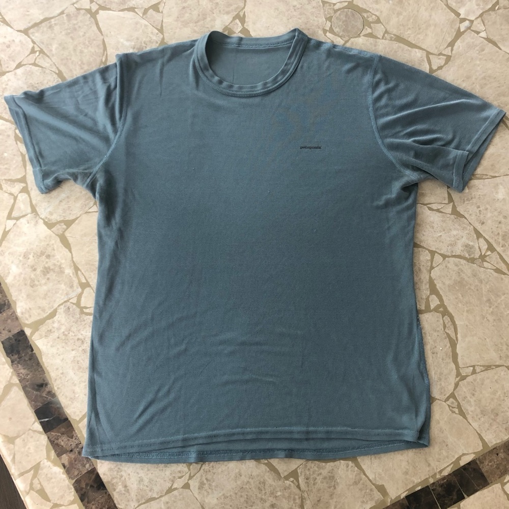 small logo patagonia mesh like shirt (size medium)